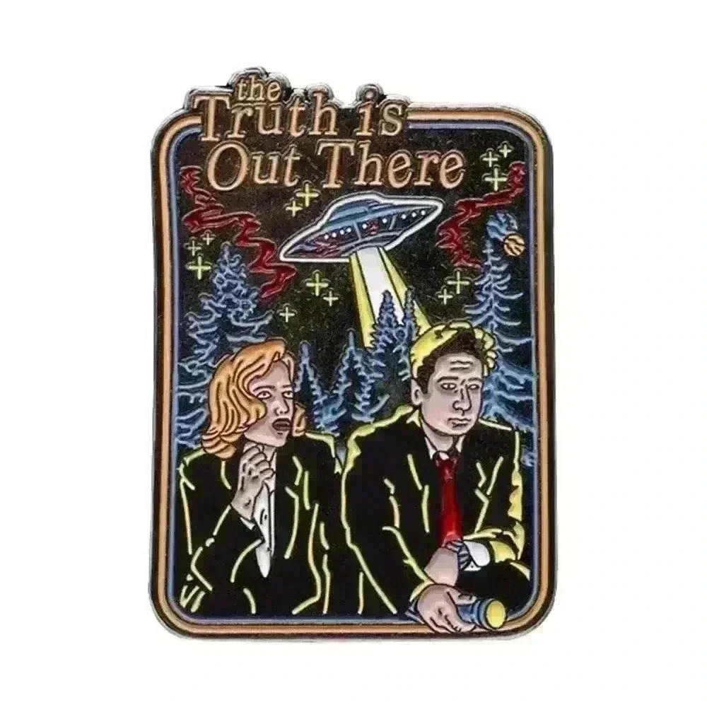 Retro 90s X-Files Enamel Pin - Mulder  & Scully The Truth Is Out There Collector